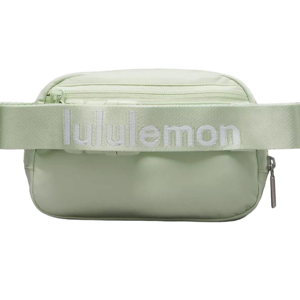 *NWT* Lululemon Everywhere Belt Bag 1L in Kohlrabi Green/White - Picture 3 of 6